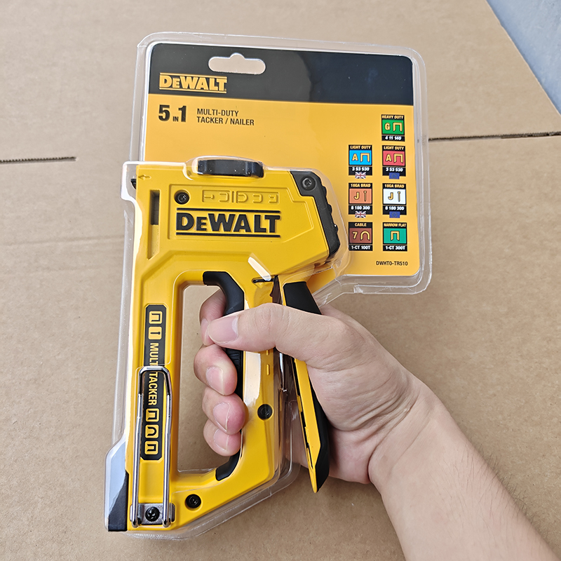 DeWALT DWHT0-TR510 Agrafeuse m - Stapler Heavy Duty avis et prix